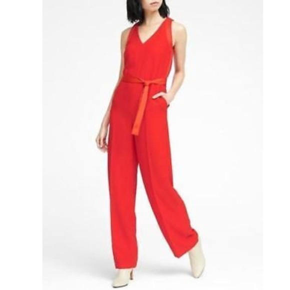 NWT Banana Republic V-Neck Sleeveless Red Jumpsuit Size 00P - Picture 1 of 10